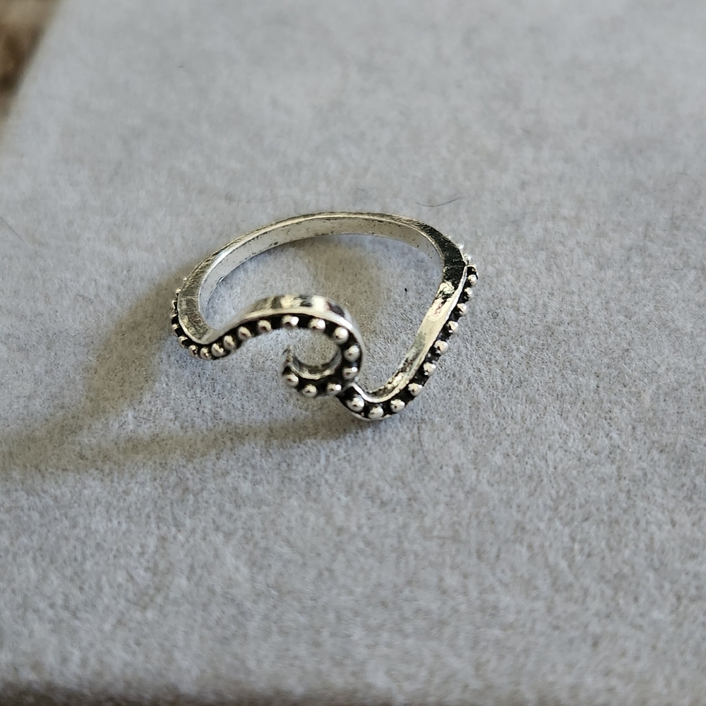 Elegant Silver‎ Wave Ring